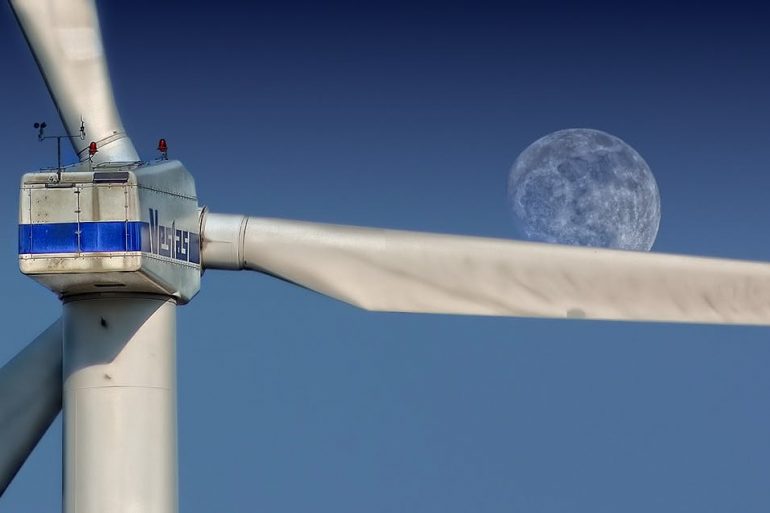 Key safety precautions for wind turbine workers